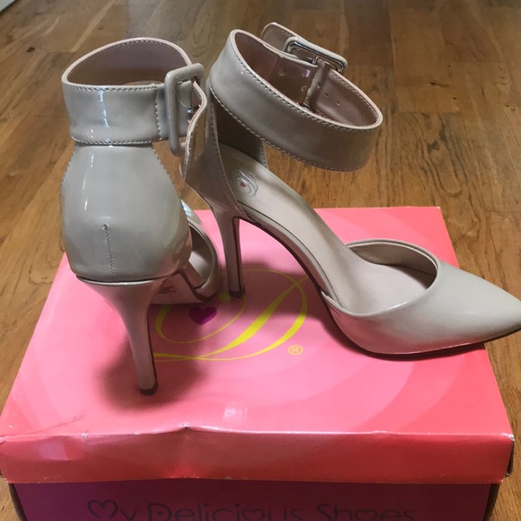 High heel shoes - Picture 3 of 4